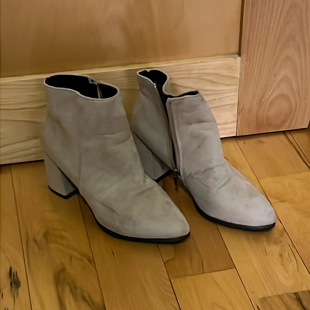 Beige Taupe Suède Boots Booties Ankle Heel Sz 37